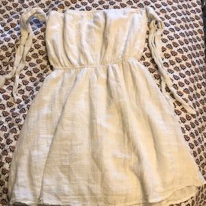 White strapless dress